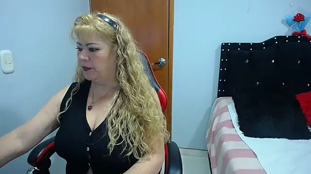 Ursulawhite69 online show from February 27, 12:21 am