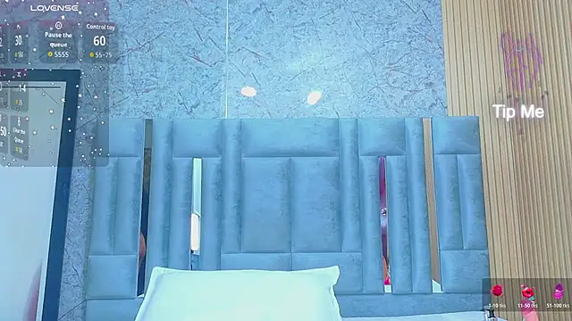 veronicaroose  online show from April 7, 12:51 pm