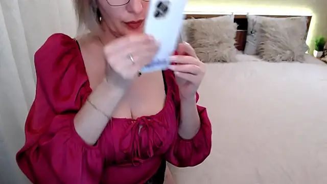 sensualEmilia online show from February 14, 6:54 pm