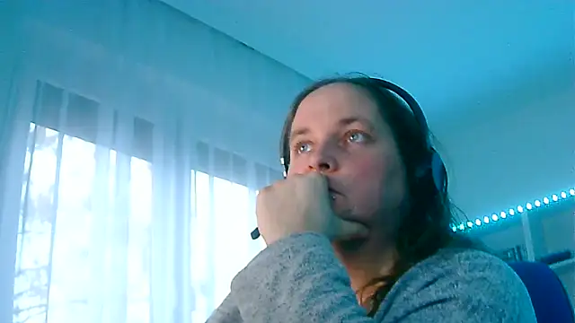 CurvyKira88 online show from November 22, 1:58 pm