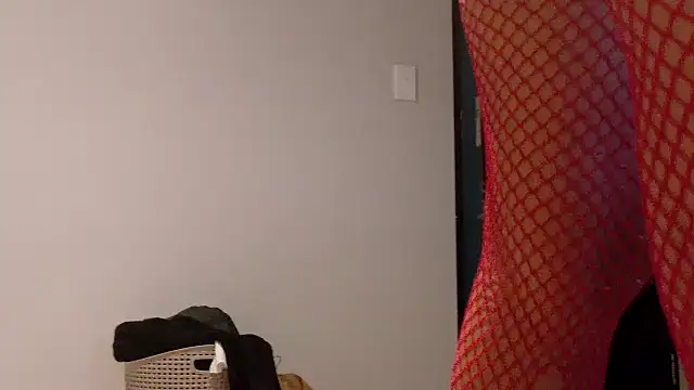 RoyalNerfititi online show from March 7, 4:30 am