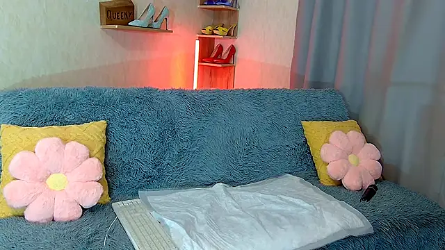 KimPolloc online show from November 30, 9:52 pm