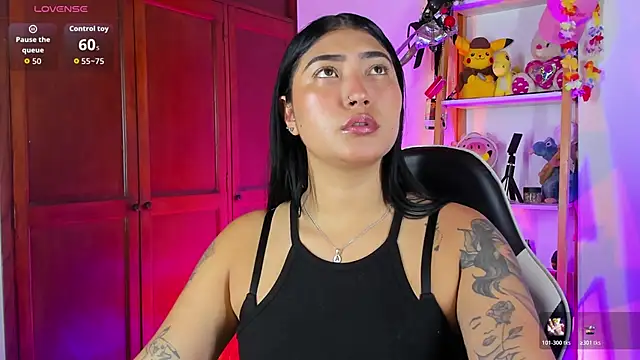 eymy-hadid online show from November 9, 9:22 pm