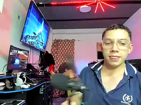 davinalhot online show from April 13, 3:30 am