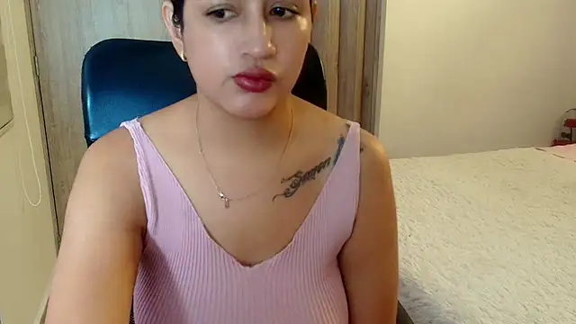 sara2520 online show from May 15, 8:22 pm