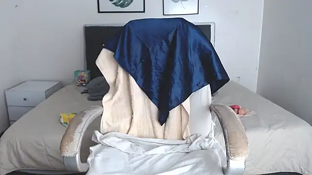 selena yourmilf online show from June 25, 6:53 pm