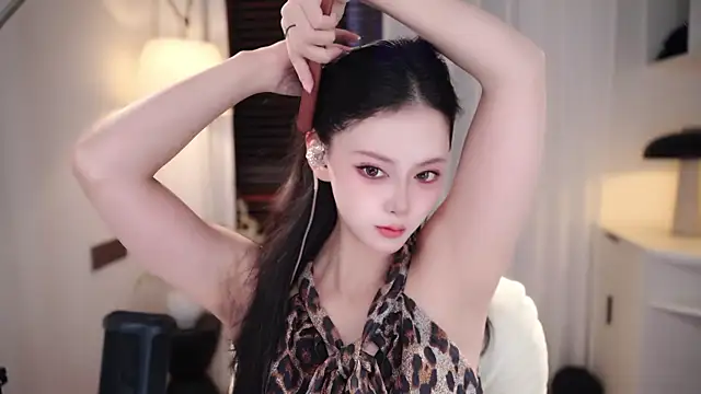 Snapshot of Ocean--Lili chatting on September 8, 2:16 pm Ocean--Lili online show from September 8, 2:16 pm