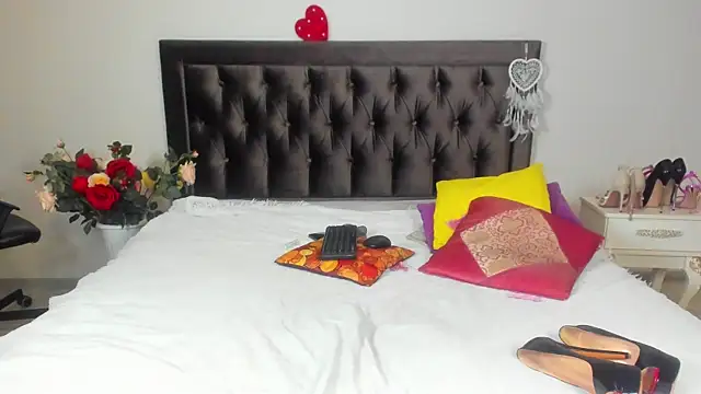 MarciaColins online show from November 13, 7:57 pm