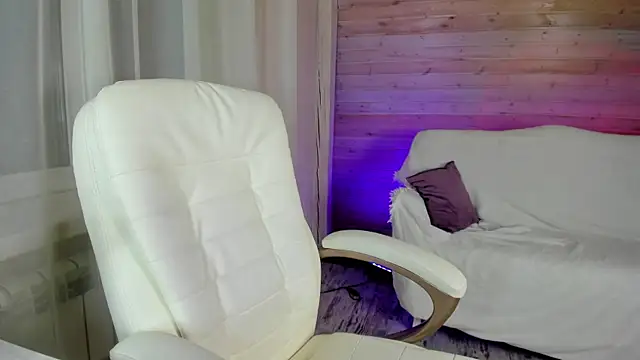 KamillaSporty online show from November 29, 9:19 pm