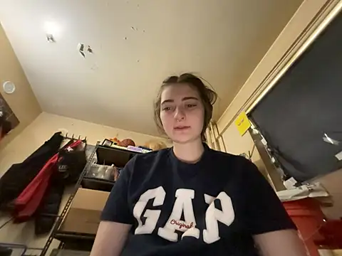 Snowbunnycake 131 online show from June 3, 4:12 pm