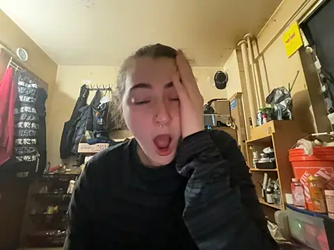 Snowbunnycake 131 online show from May 13, 12:55 pm