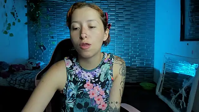 Snapshot of Ginger_Sweetty chatting on September 27, 11:45 pm Ginger Sweetty online show from September 27, 11:45 pm