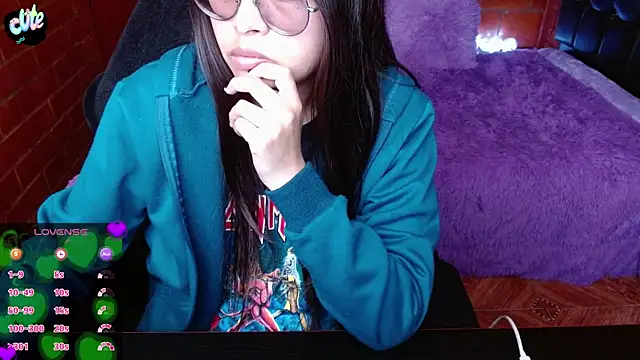 MidoriQuiinn online show from June 10, 7:45 pm