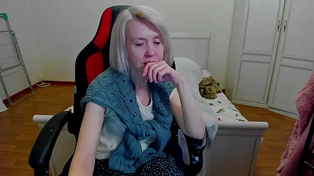 aminalive online show from October 1, 5:07 pm