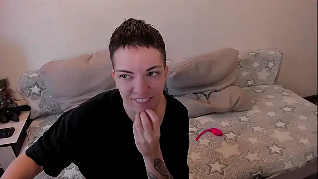 secret dreams   online show from September 22, 7:29 am