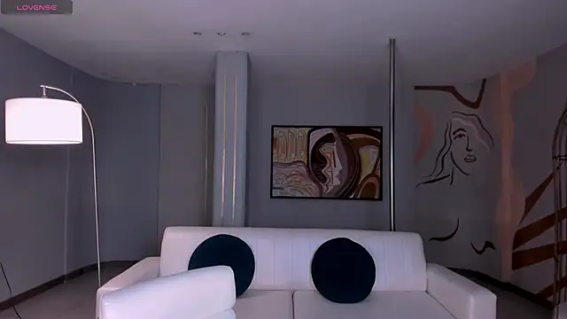 NiaHolland online show from September 8, 6:29 pm