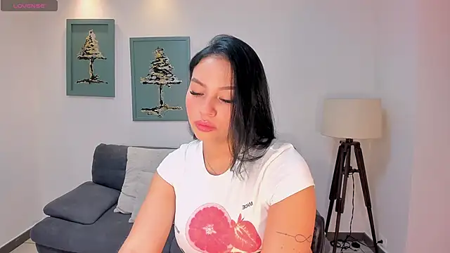 MollyJones  online show from May 18, 6:47 pm