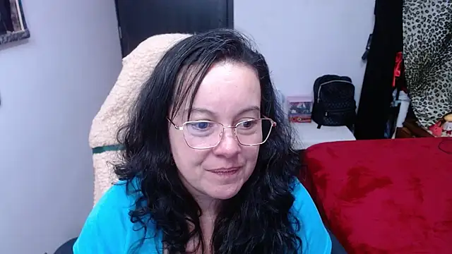 Sonialorens  online show from November 6, 11:43 pm