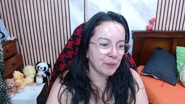 Snapshot of Sonialorens_ chatting on October 6, 11:09 pm Sonialorens online show from October 6, 11:09 pm