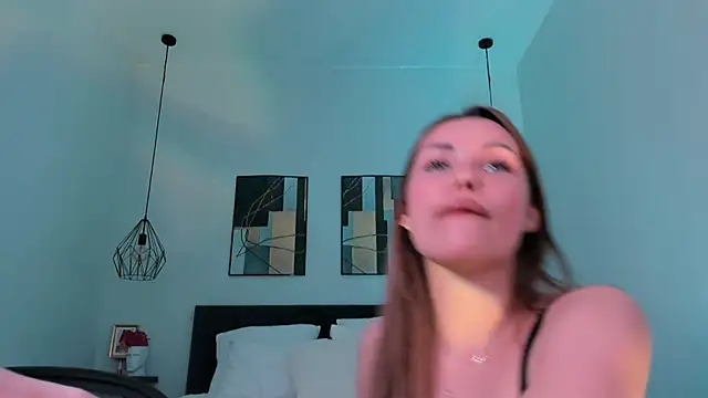 Roxana Wet  online show from April 3, 1:42 pm