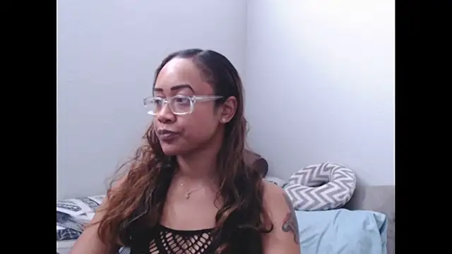 RylHoneyy online show from March 18, 6:57 pm