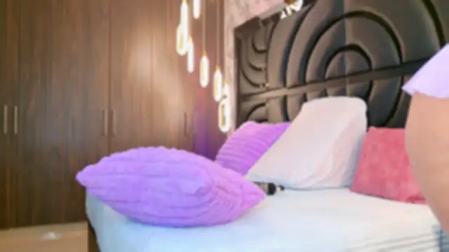 Snapshot of sarahgrey18 chatting on October 11, 11:58 am sarahgrey18 online show from October 11, 11:58 am