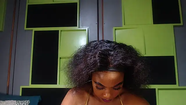 SexyAssDivaxxx online show from September 14, 6:44 am