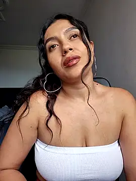 ivanataylor1 online show from July 30, 7:15 pm