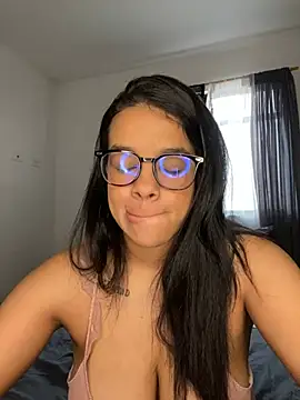 trianawhite online show from May 27, 3:42 pm