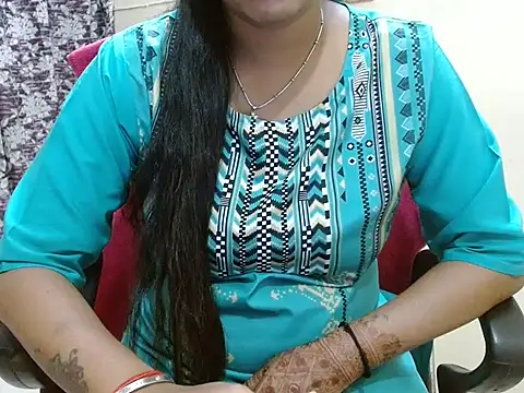 LovingPihu online show from April 15, 8:15 am