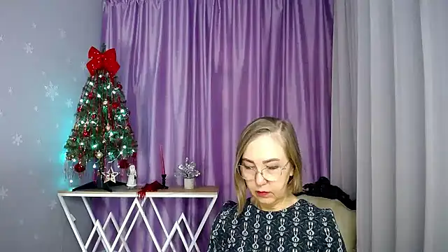 queen a n i online show from March 1, 9:09 am