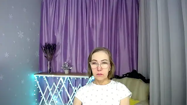 queen a n i online show from March 15, 8:38 am