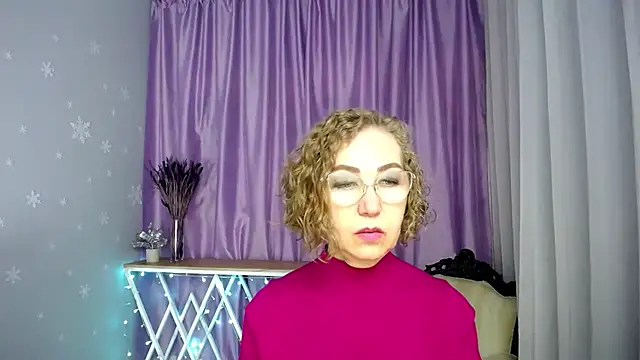 queen a n i online show from June 12, 10:56 am
