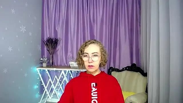 queen a n i online show from June 18, 5:42 am