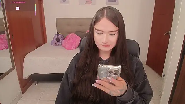 Miley Baker online show from February 18, 4:39 pm