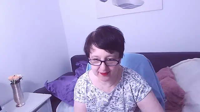 ChristaRose online show from November 7, 7:30 pm