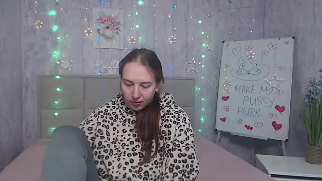 Snapshot of KaleyReed chatting on October 15, 5:43 am KaleyReed online show from October 15, 5:43 am