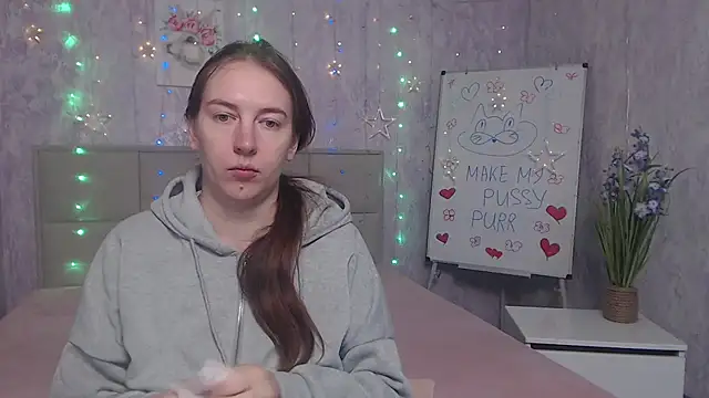 Snapshot of KaleyReed chatting on October 12, 6:49 am KaleyReed online show from October 12, 6:49 am