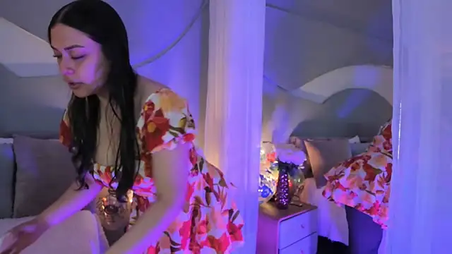 Snapshot of Nicolle_W chatting on October 20, 11:46 am Nicolle W online show from October 20, 11:46 am