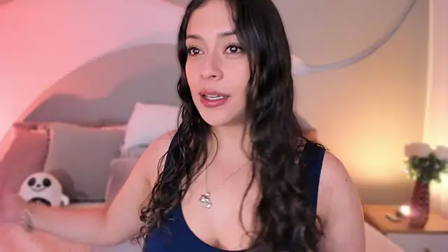 Snapshot of Nicolle_W chatting on October 14, 12:41 pm Nicolle W online show from October 14, 12:41 pm