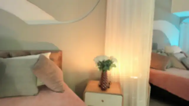 Snapshot of Nicolle_W chatting on September 20, 1:42 pm Nicolle W online show from September 20, 1:42 pm