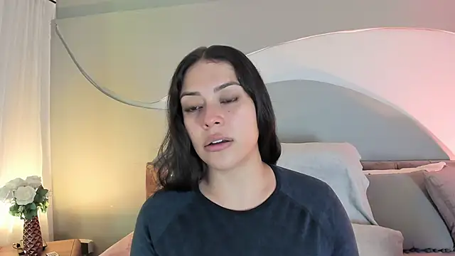 Snapshot of Nicolle_W chatting on September 30, 12:00 pm Nicolle W online show from September 30, 12:00 pm