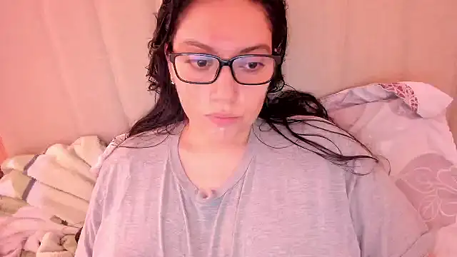 roniewester online show from April 19, 6:43 pm