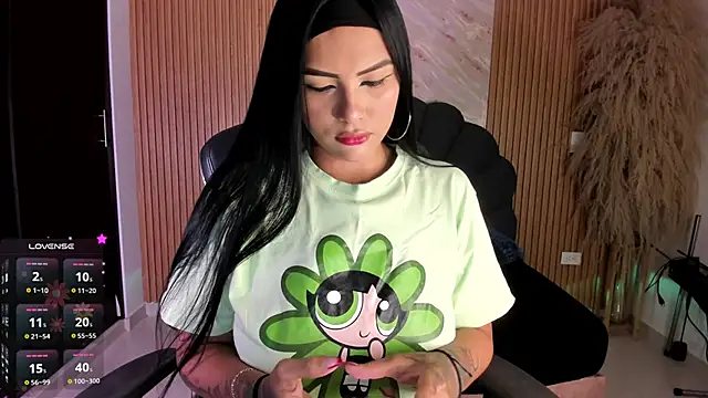 Snapshot of karol_green_ chatting on September 21, 1:48 am karol green online show from September 21, 1:48 am