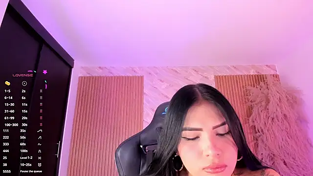 Snapshot of karol_green_ chatting on October 6, 11:31 pm karol green online show from October 6, 11:31 pm