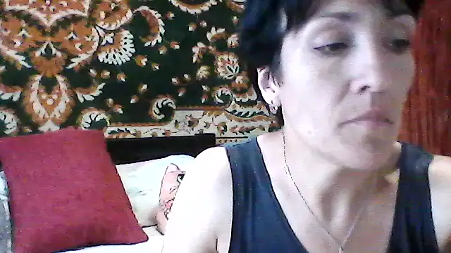 SunnyAmorre online show from June 14, 9:42 am