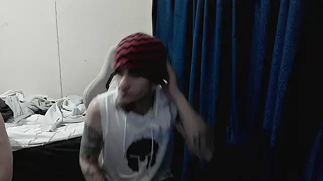 Snapshot of robvegas274 chatting on October 12, 2:41 pm robvegas274 online show from October 12, 2:41 pm