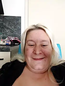 Snapshot of GeileEstelle chatting on September 14, 4:10 am GeileEstelle online show from September 14, 4:10 am