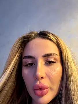 Snapshot of AshleySinn chatting on October 7, 8:24 pm AshleySinn online show from October 7, 8:24 pm