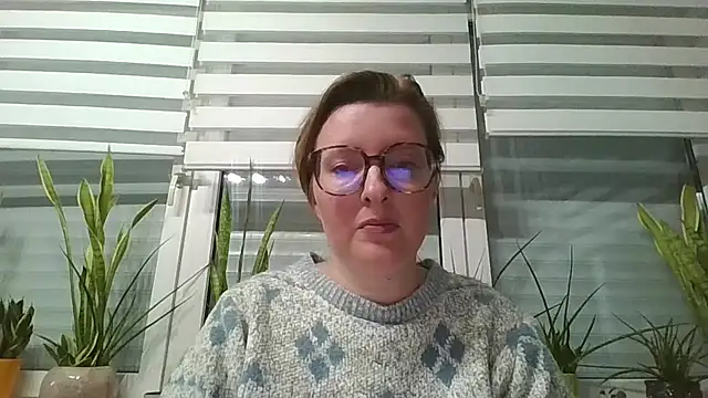 LiquidLeonie online show from March 31, 12:10 am